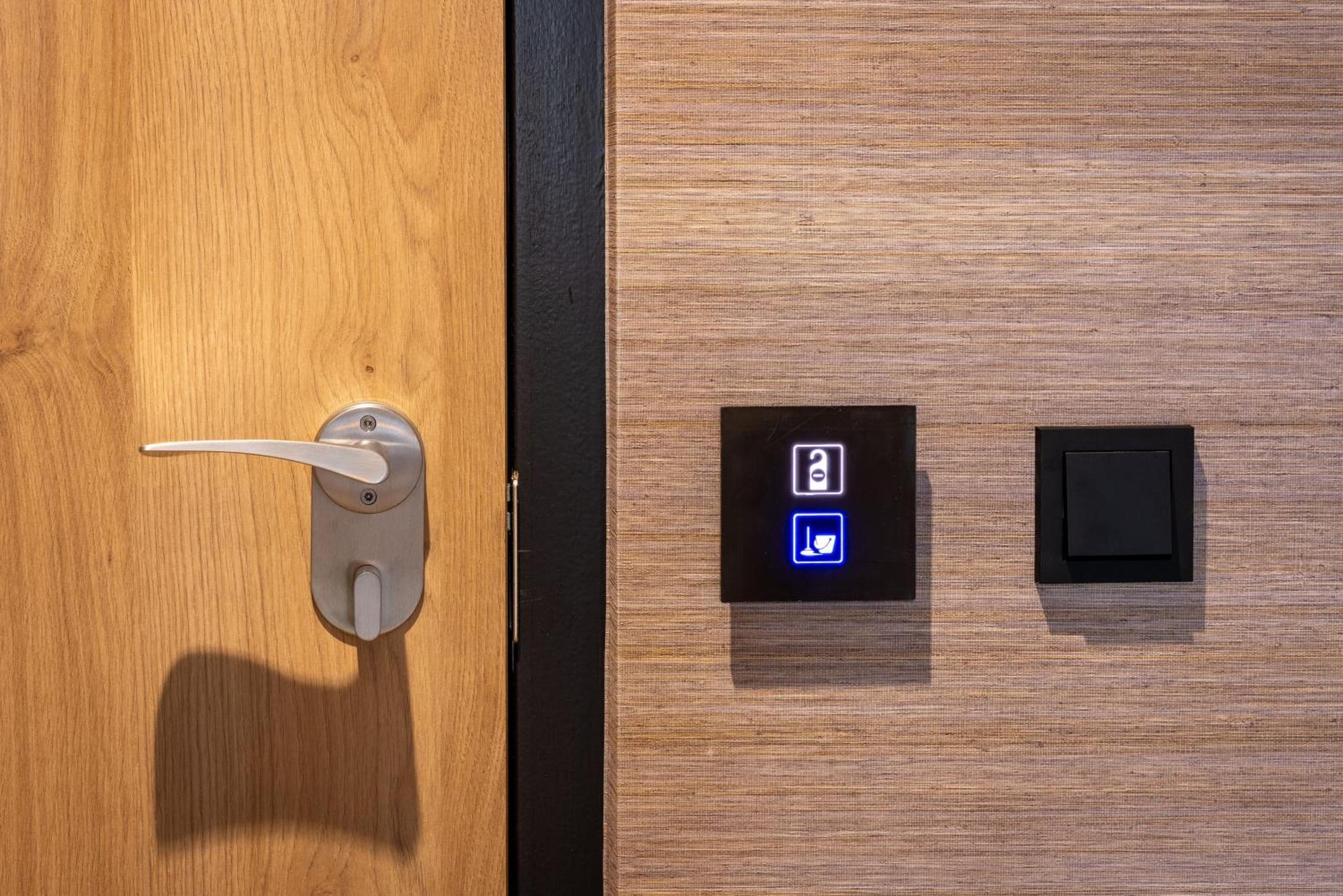 Van Der Valk Hotel Emmen Nieuw-Amsterdam Esterno foto