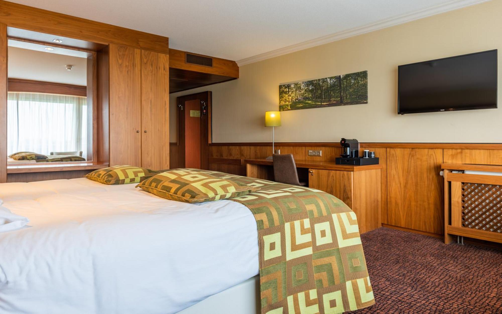 Van Der Valk Hotel Emmen Nieuw-Amsterdam Esterno foto