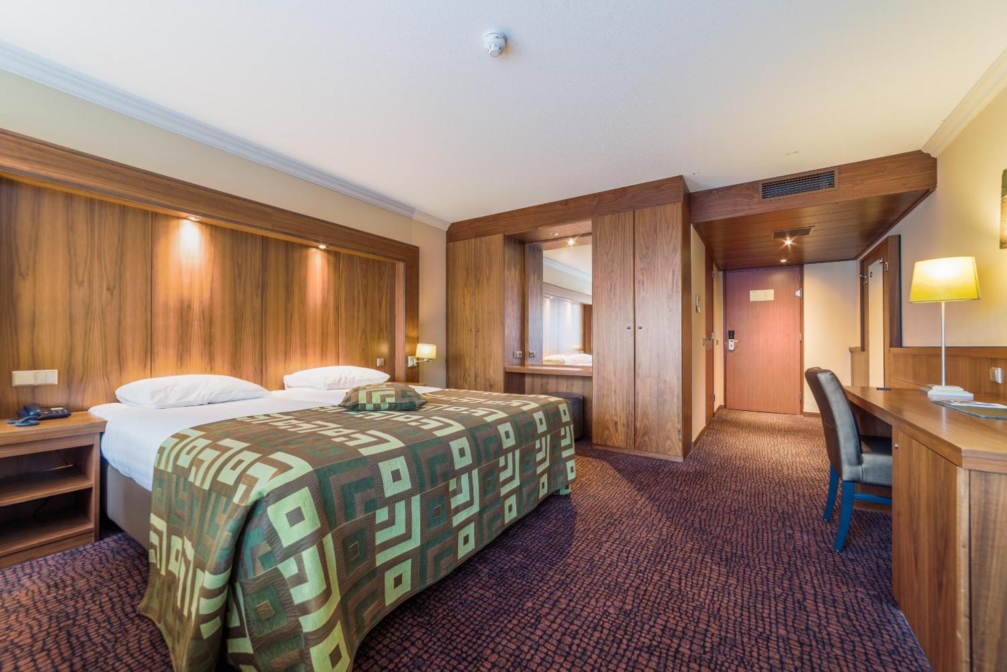 Van Der Valk Hotel Emmen Nieuw-Amsterdam Esterno foto